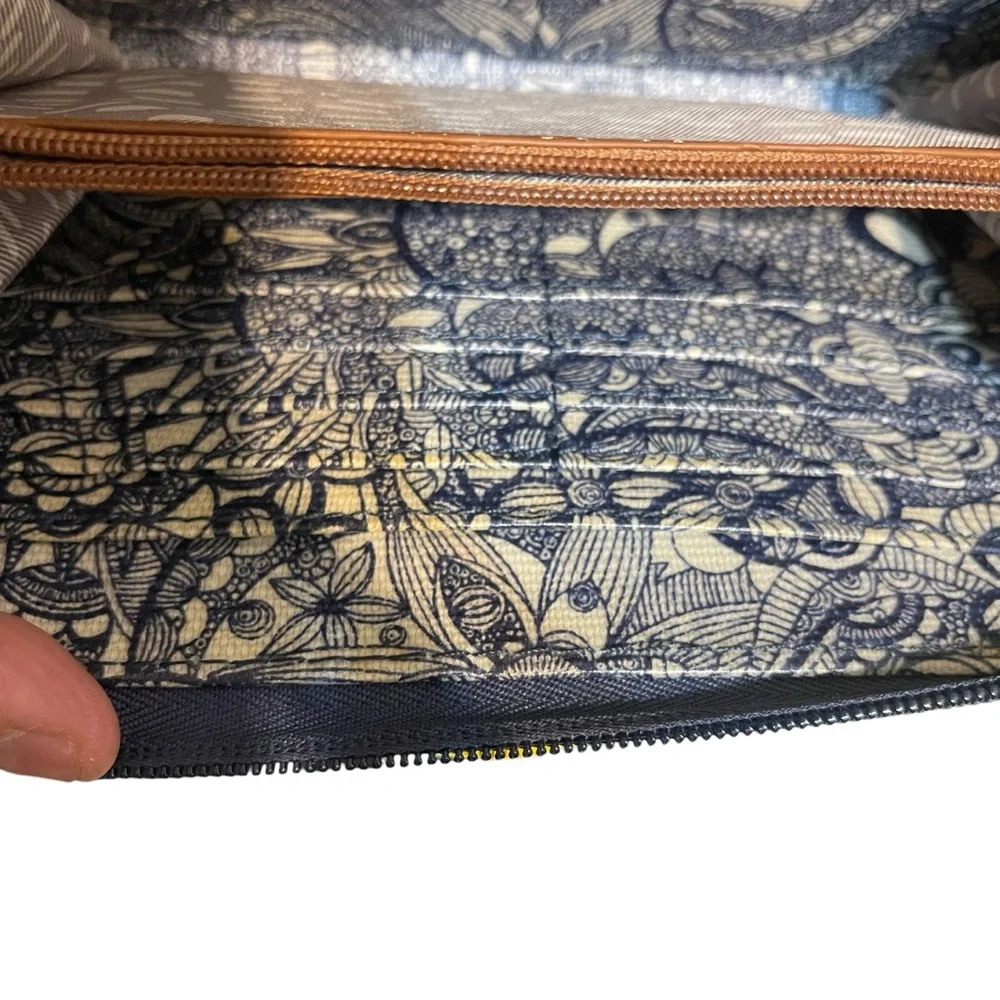The Sak Sakroots Navy Spirit Desert Artist Boho Floral Zip Wallet Wristlet